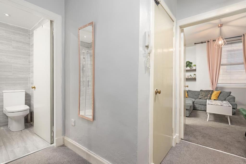 Two Bedroom Apartment-Central Edinburgh-Old Town-Licensed Eksteriør bilde