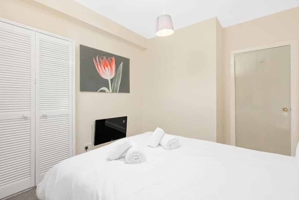 Two Bedroom Apartment-Central Edinburgh-Old Town-Licensed Eksteriør bilde