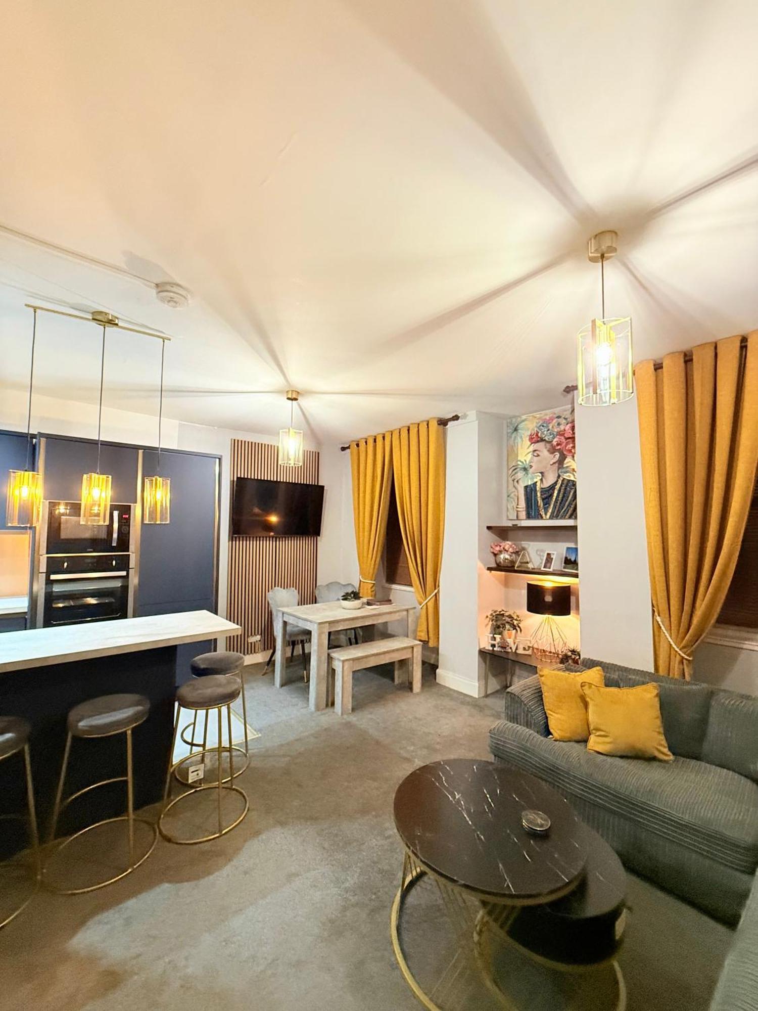 Two Bedroom Apartment-Central Edinburgh-Old Town-Licensed Eksteriør bilde